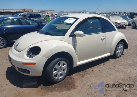 2007 Volkswagen New Beetle 2.5 z USA, uszkodzony, nr VIN 3VWPG31C87M521332